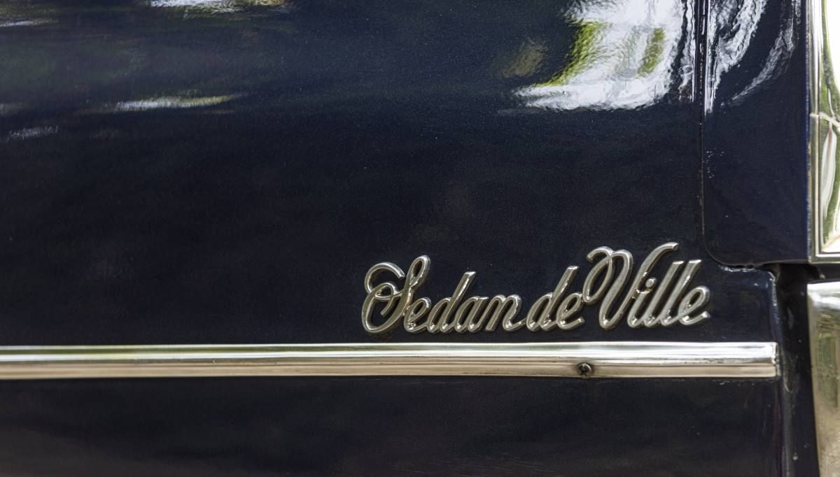 45 Cadillac Sedan de Ville