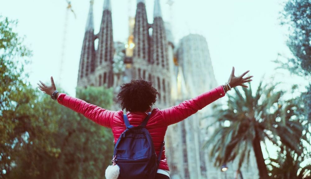 La Sagrada Familia es el monumento más visitado de España. La Sagrada Familia es el monumento más visitado de España.
