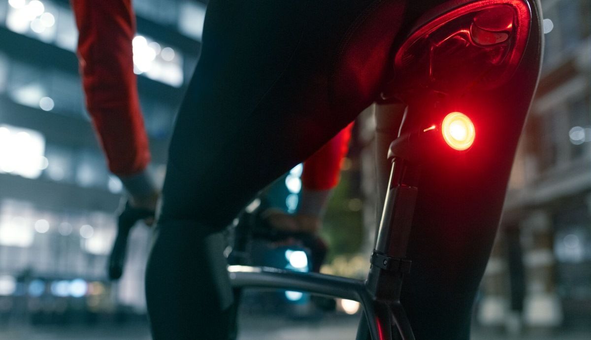 Curve Bike Tracker: la luz de freno inteligente y GPS para mantener seguros a los ciclistas