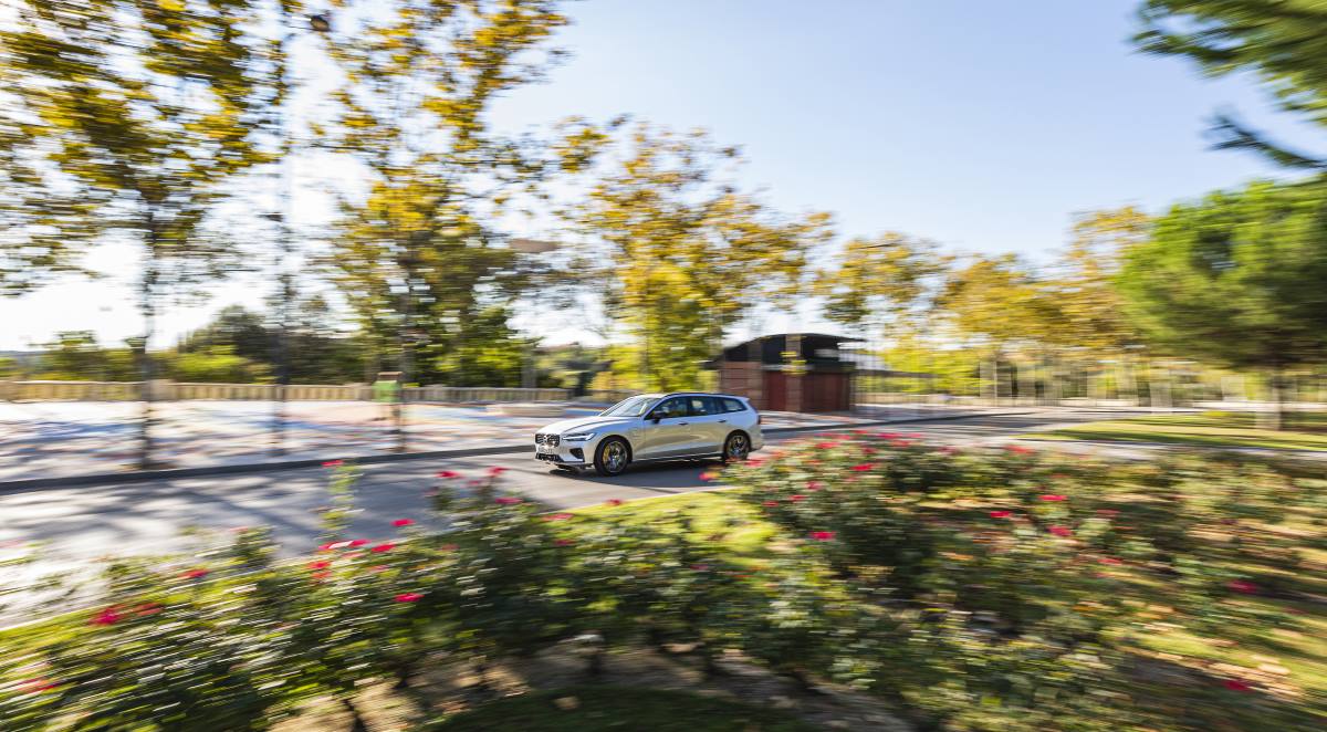 Volvo V60 Polestar Engineered T8 Twin Engine AWD (2)