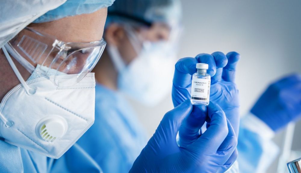 Investigadores trabajando en tratamientos contra La Covid 19. Investigadores trabajando en tratamientos contra La Covid 19.