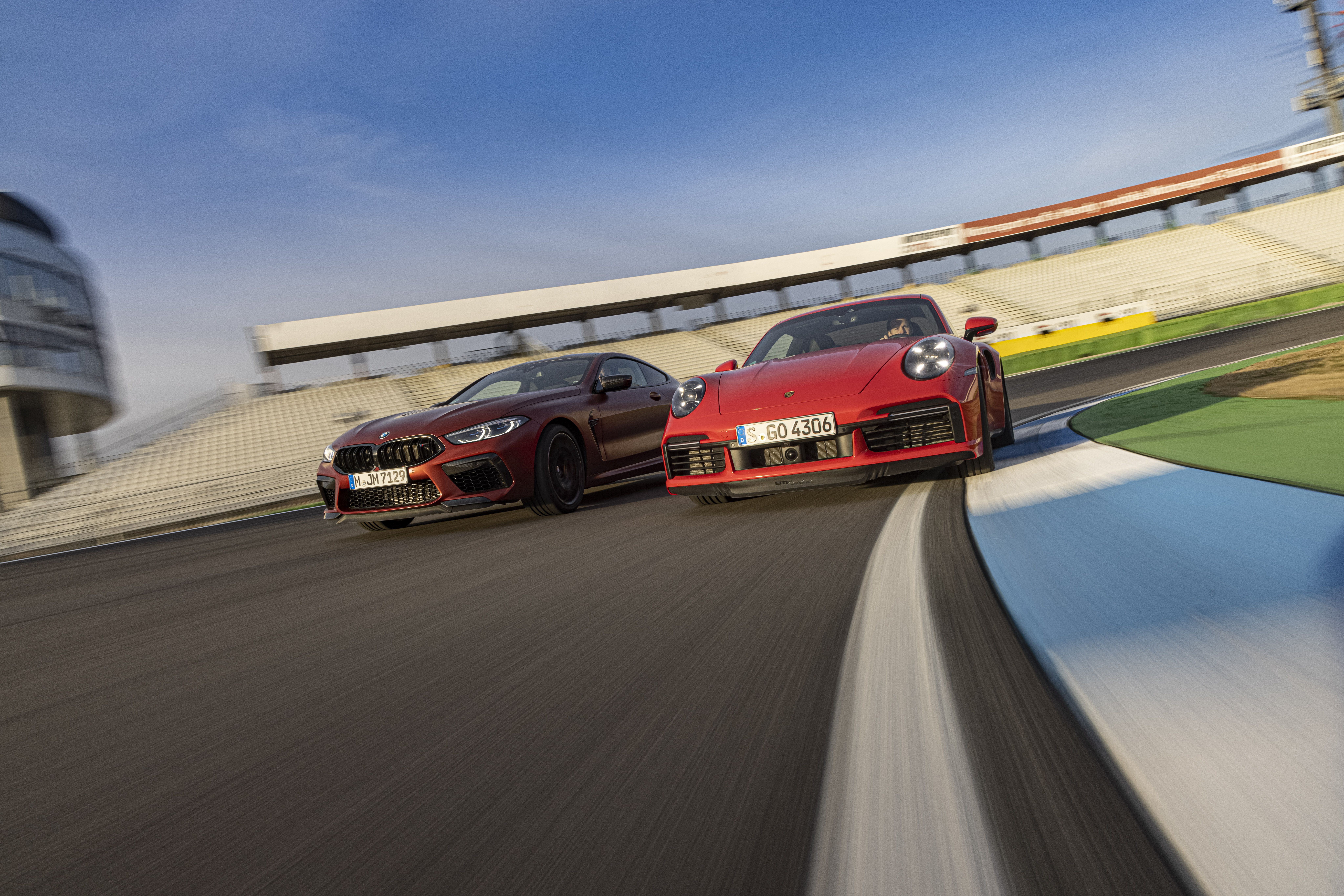 BMW M8 vs Porsche 911 Turbo S 