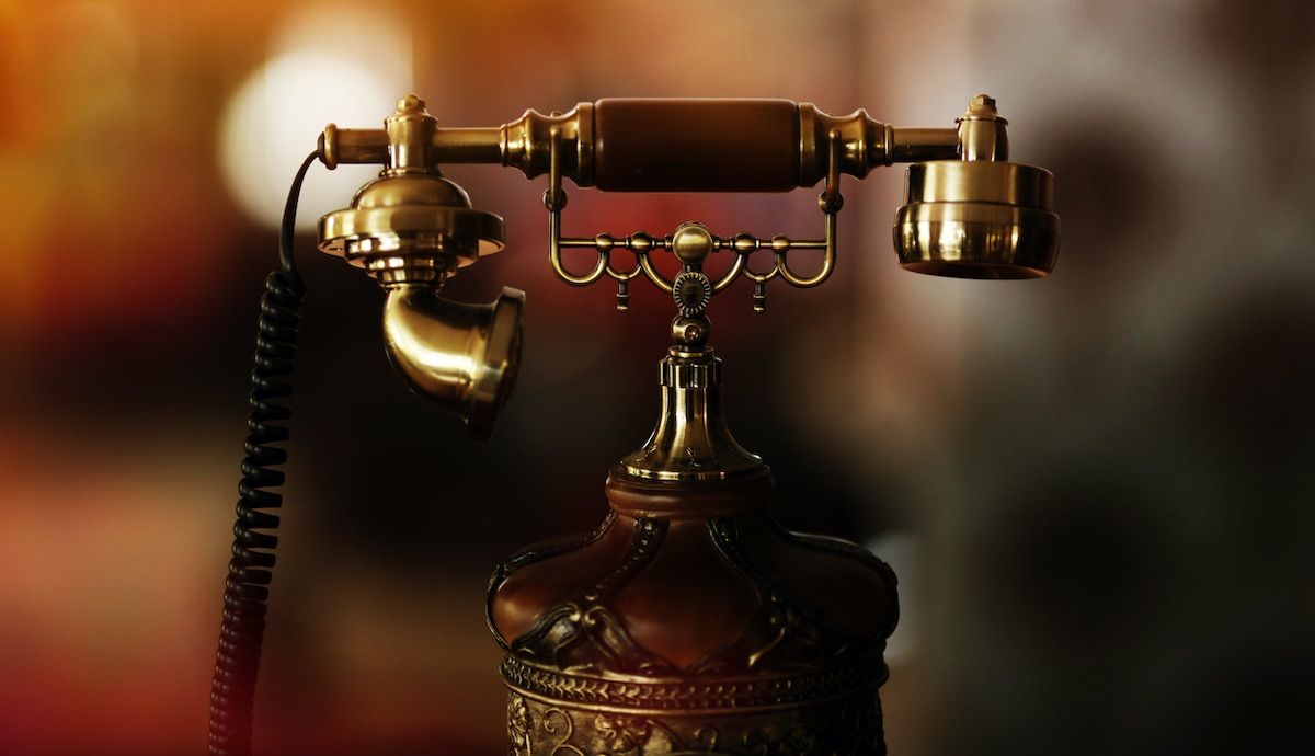 El primer teléfono fue presentado en sociedad en 1860, aunque no fue patentado. Foto: iStock