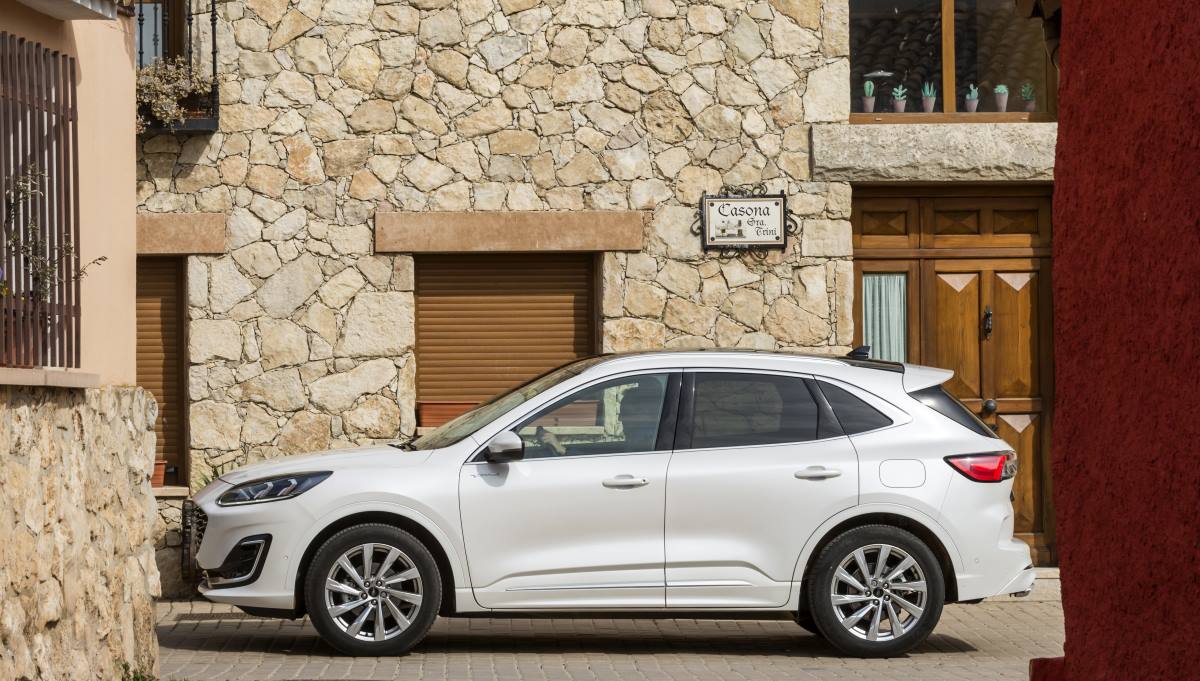 Ford Kuga 2.5 FHEV 190 CV 12
