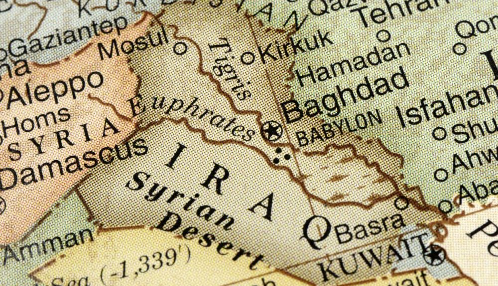 Mesopotamia se encuentra situada entre los ríos Tigris y Éufrates. Mesopotamia se encuentra situada entre los ríos Tigris y Éufrates.
