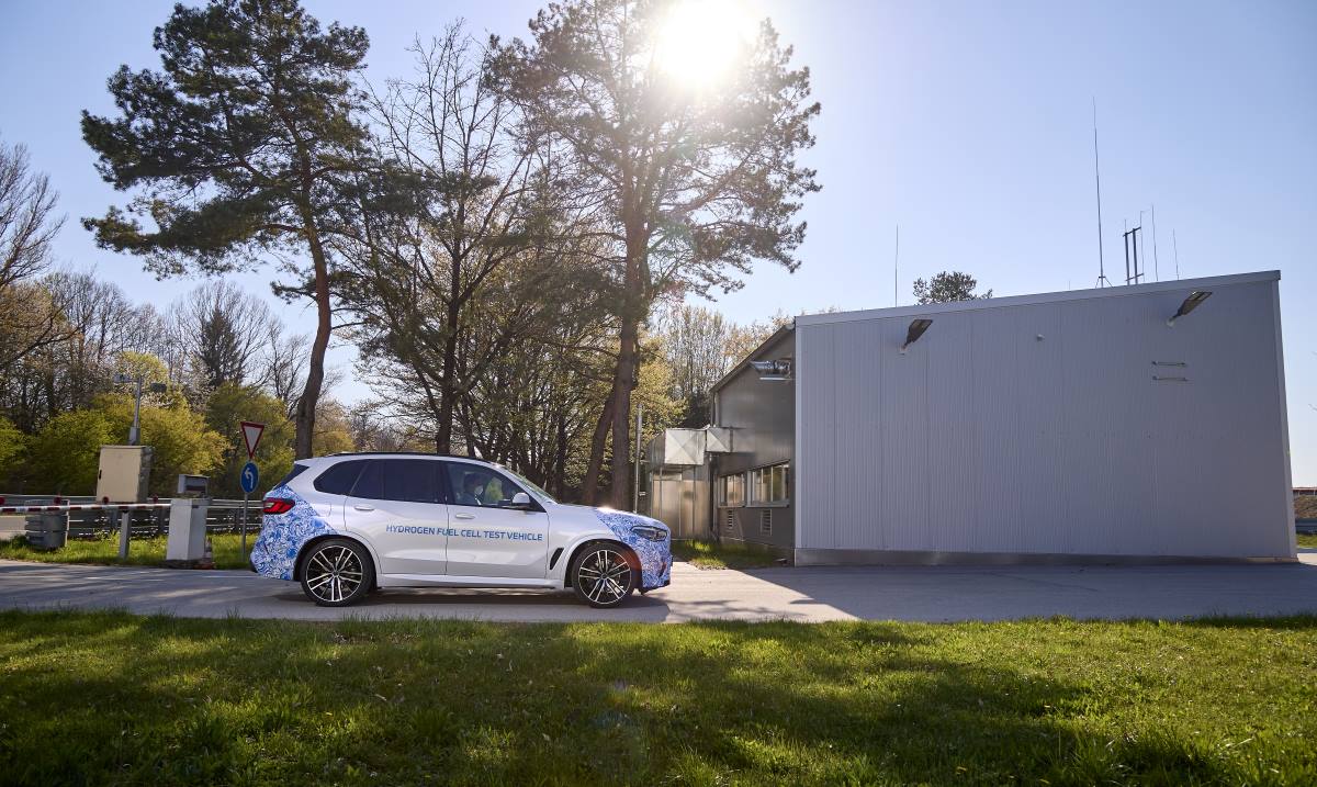 BMW i Hydrogen NEXT 9