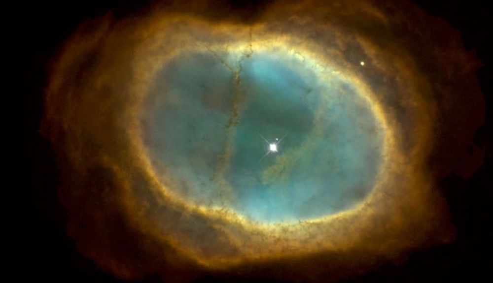 La nueva nebulosa contiene sustancias químicas que estaban presentes cuando se formó la estrella La nueva nebulosa contiene sustancias químicas que estaban presentes cuando se formó la estrella