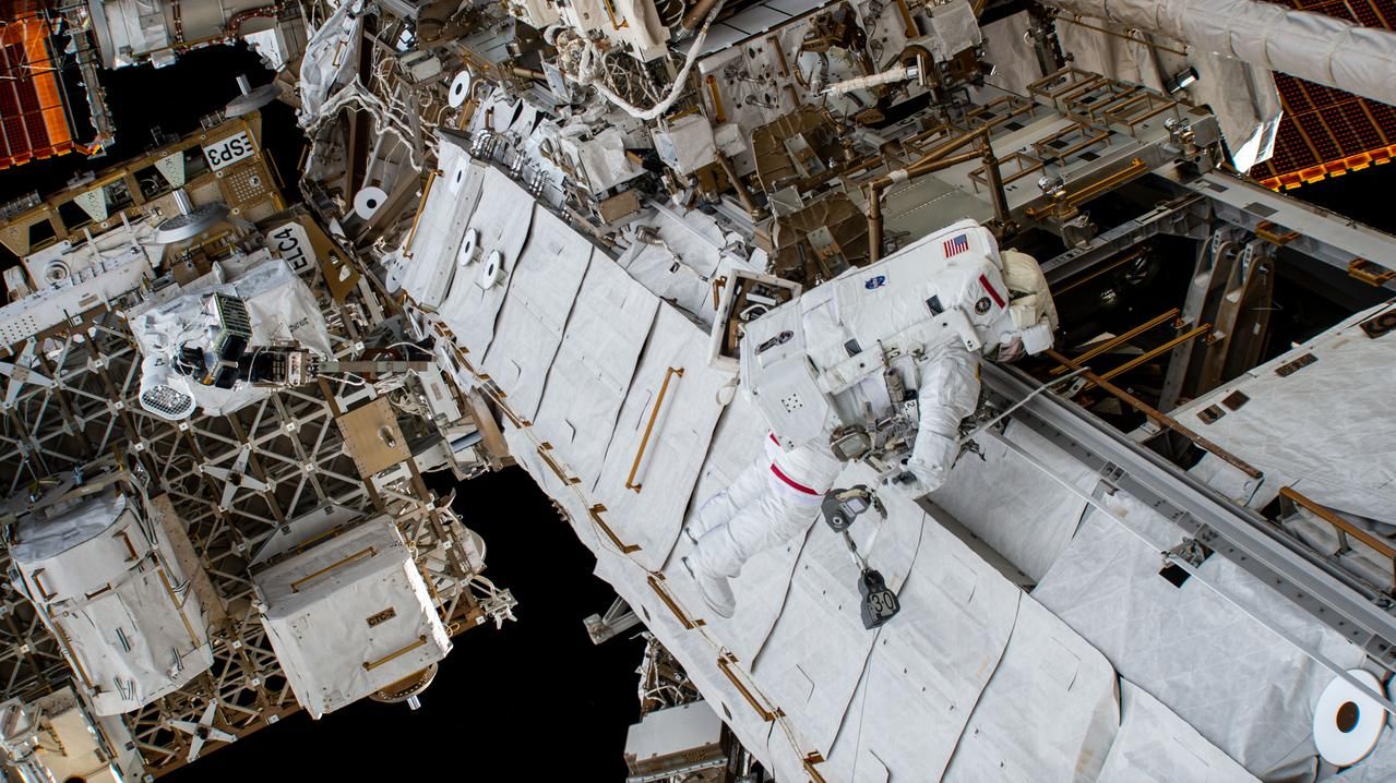 Un astronauta trabajando. Se han logrado importantes avances en el control y prevención de los incendios. Foto: NASA