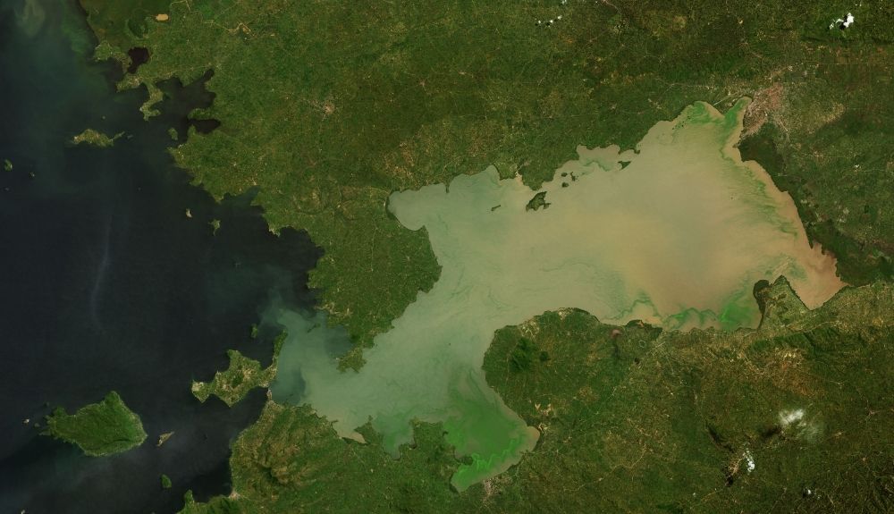 Una de las últimas fotografías de la Tierra vista desde el espacio. El Lago Victoria, el lago más grande de África, tras días de intensas lluvias.