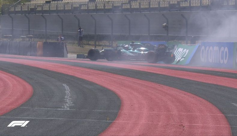 Sebastian Vettel se salió en la curva 11 y chocó contra las barreras Sebastian Vettel se salió en la curva 11 y chocó contra las barreras