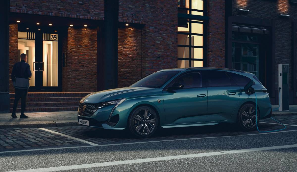 Peugeot 308 SW 2021 4