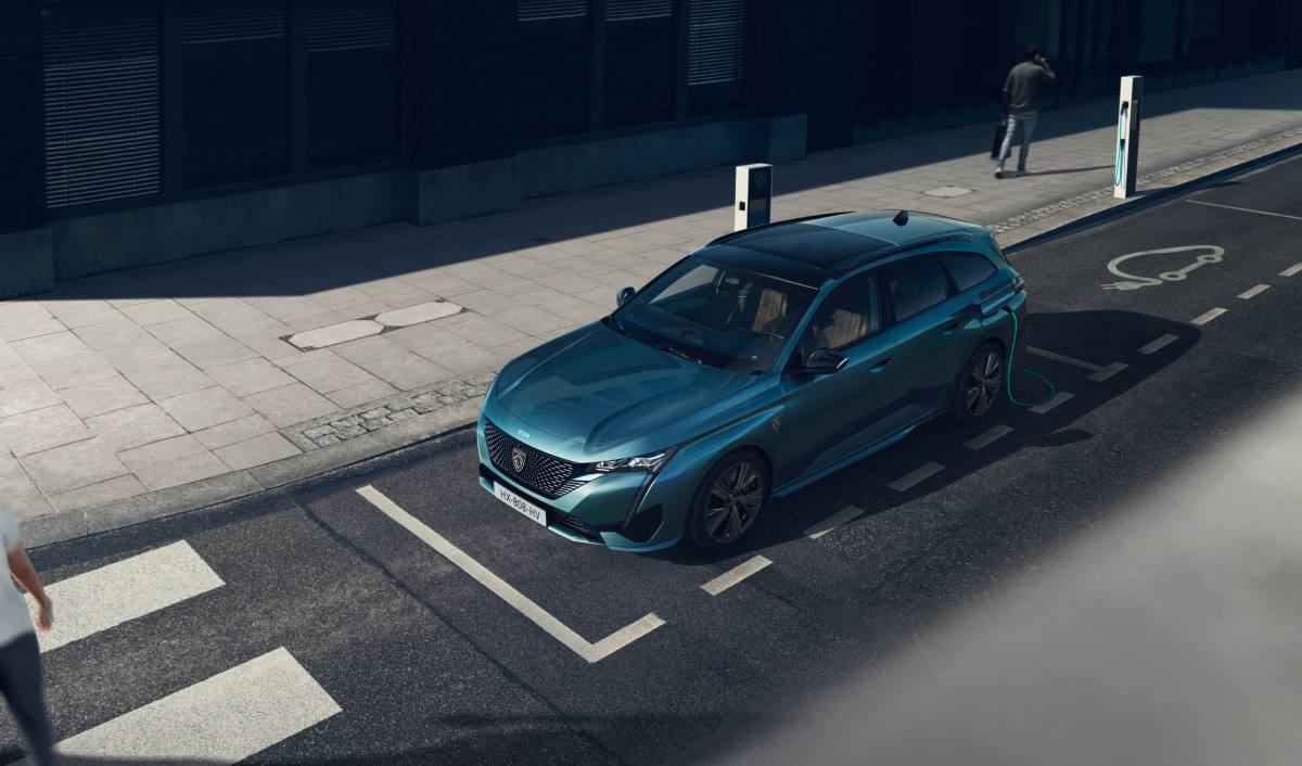 Peugeot 308 SW 2021 5
