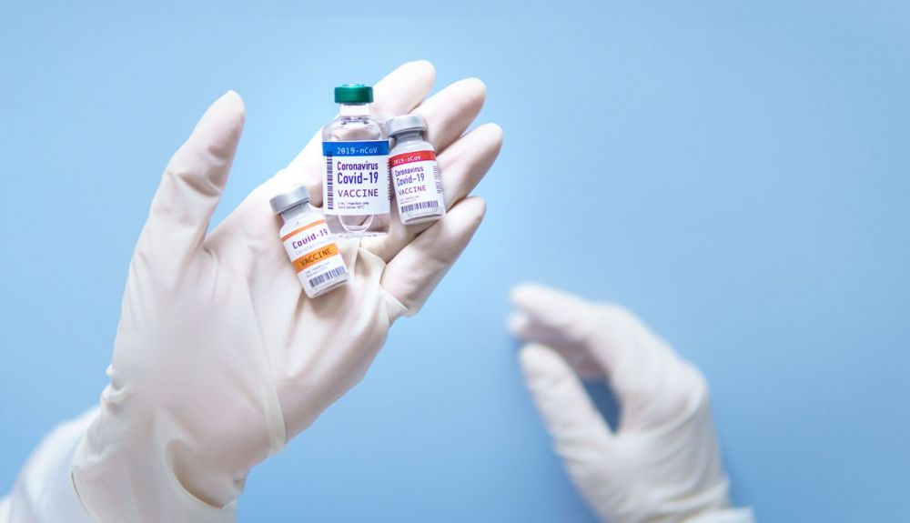 Vacunas para Covid 19 durante la prueba médica en manos de científicos. Vacunas para Covid 19 durante la prueba médica en manos de científicos.