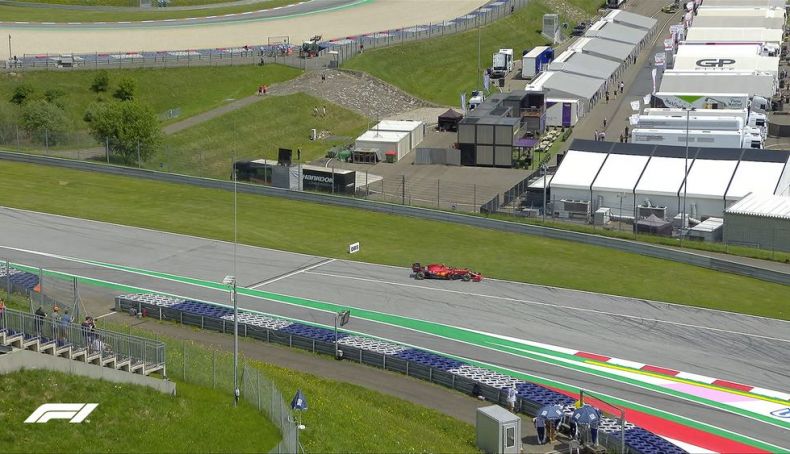 FP1 Carlos Sainz hizo un trompo en la curva 1 FP1 Carlos Sainz hizo un trompo en la curva 1
