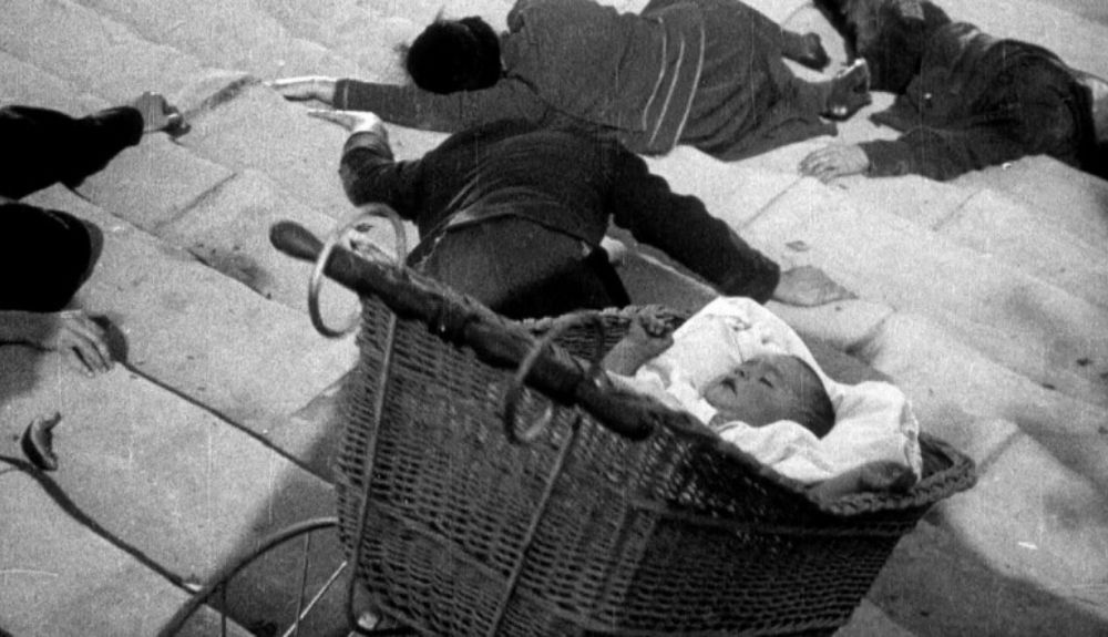 Una de las escenas de la escalera de El acorazado Potemkin. Una de las escenas de la escalera de El acorazado Potemkin.