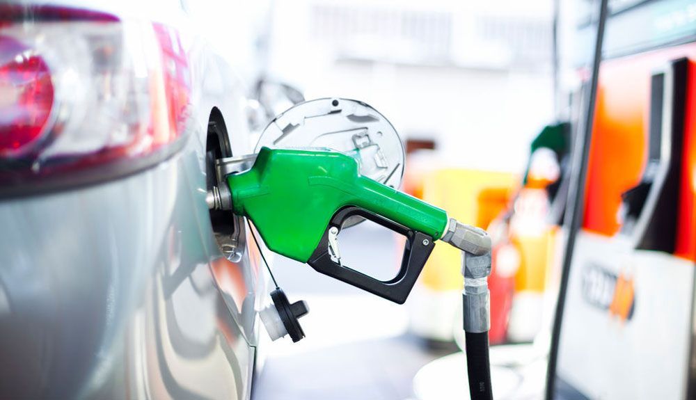 Levantar la manguera puede ser hasta 9 veces más caro que enchufar el coche a la luz Levantar la manguera puede ser hasta 9 veces más caro que enchufar el coche a la luz