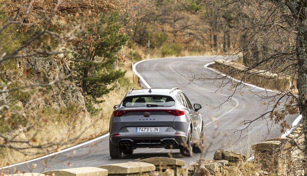 Cupra Formentor VZ vs BMW X2 M135i 