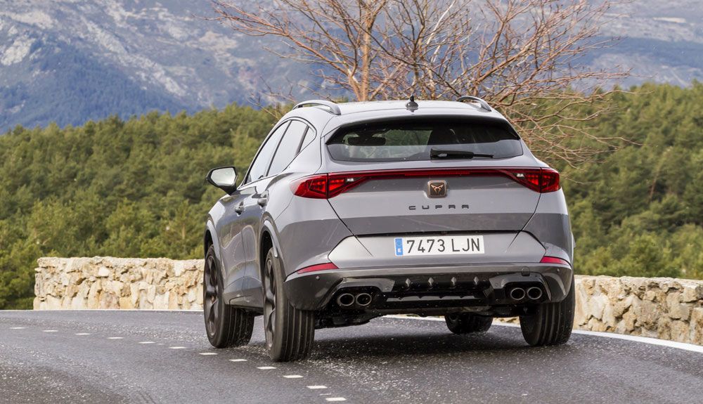 Cupra Formentor VZ vs BMW X2 M135i 