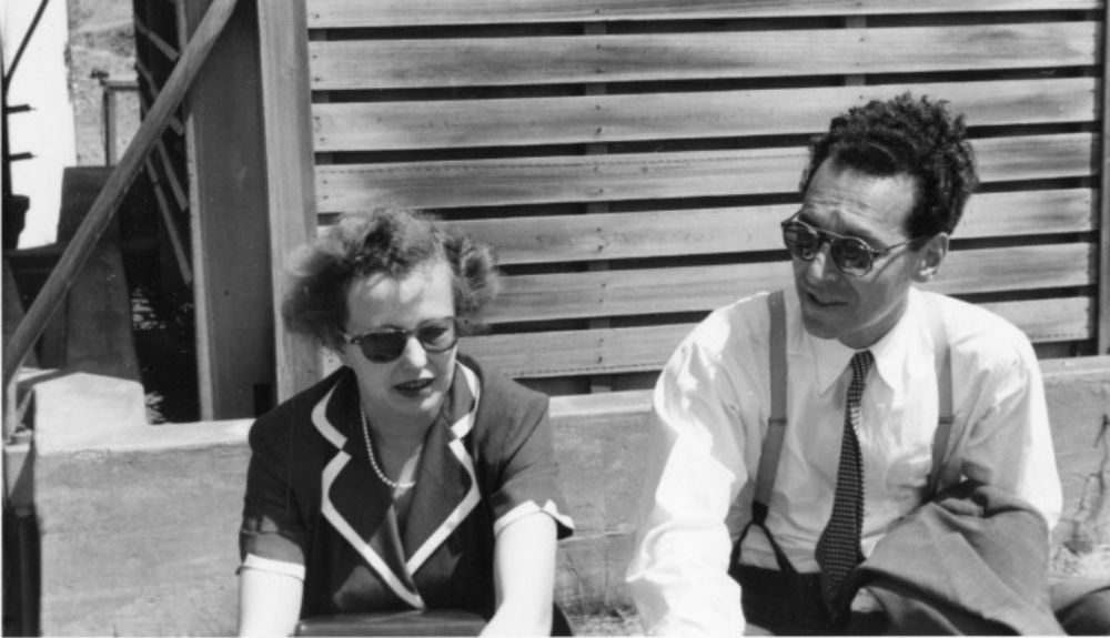 Maria Goeppert Mayer con el físico Maurice Goldhaber Maria Goeppert Mayer con el físico Maurice Goldhaber