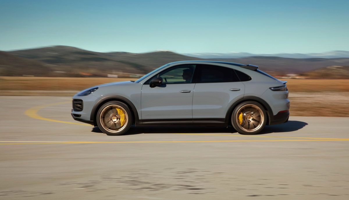 Porsche Cayenne Turbo GT 2022.