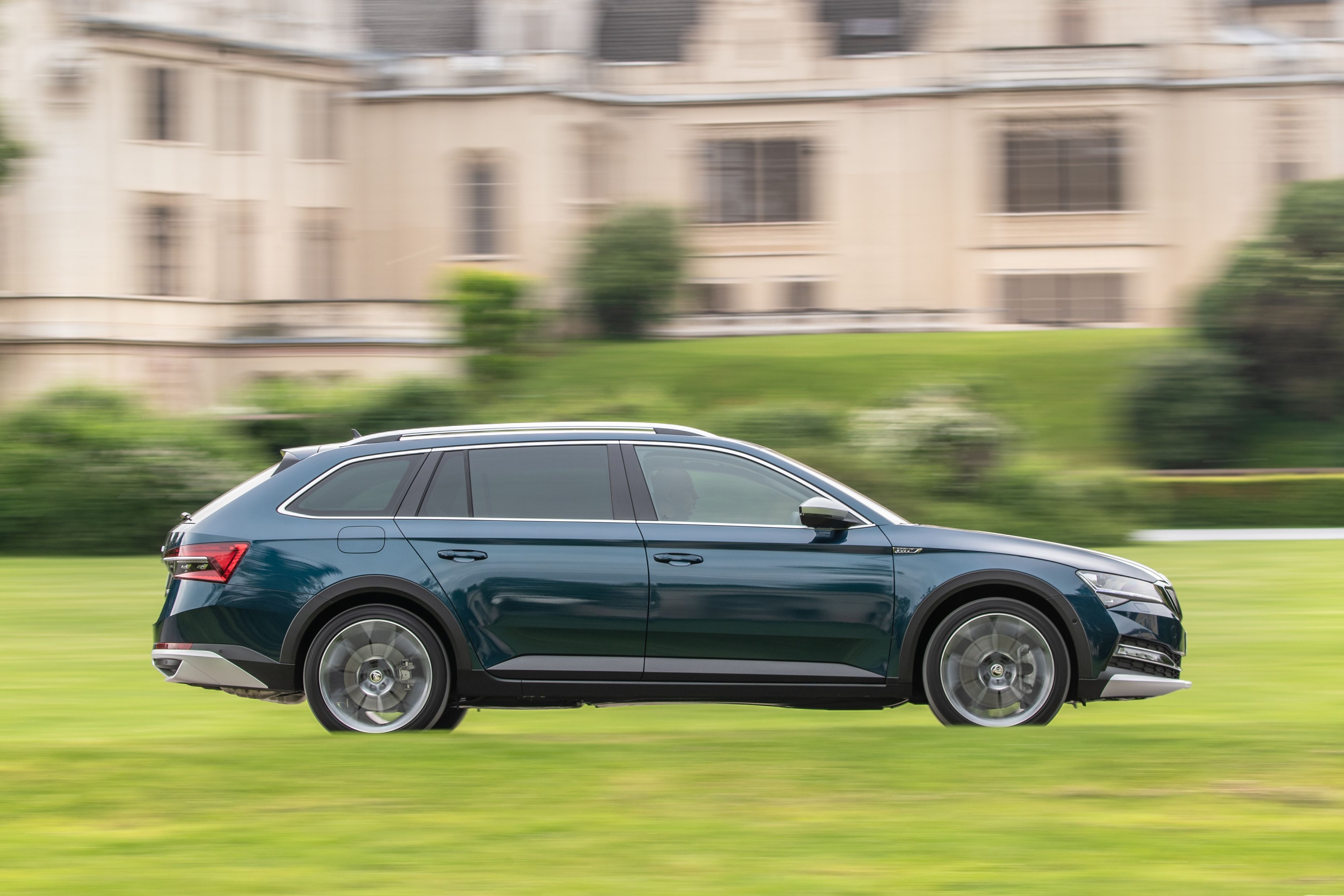 Así es el actual Skoda Superb 2021
