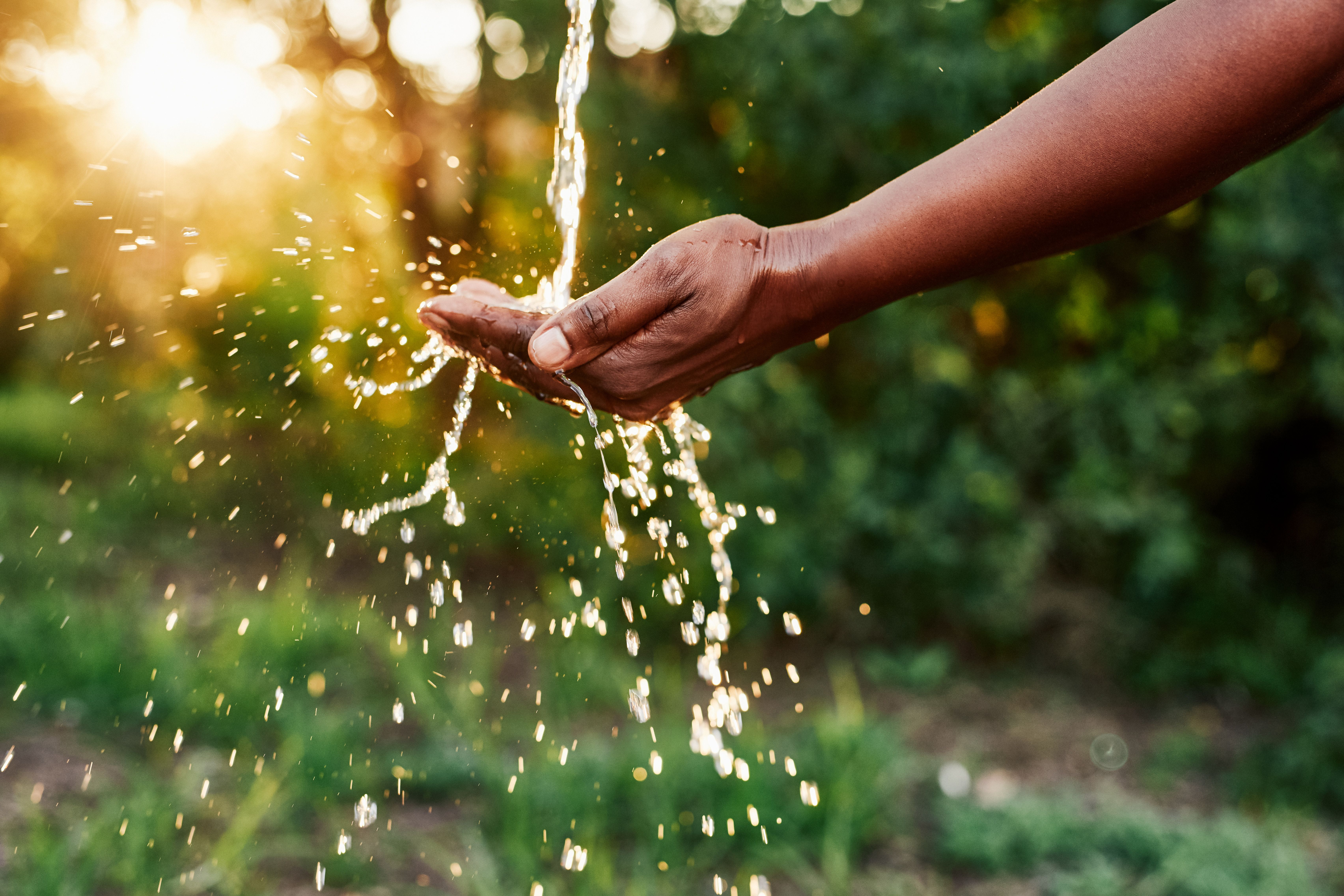 El agua es esencial para la vida del ser humano. Foto: Istock.