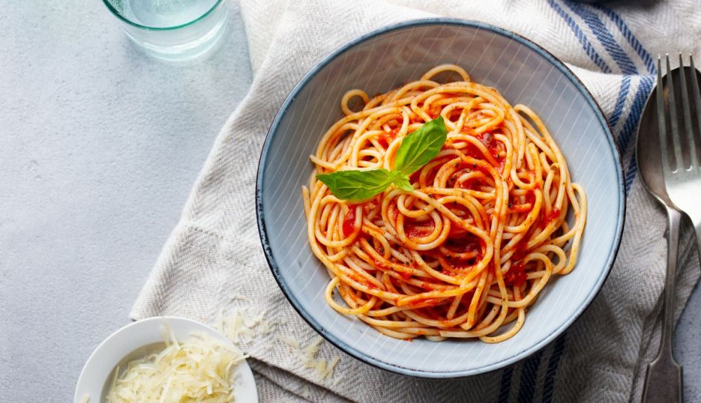Muchas persona rechazan la pasta pensando que es un alimento que engorda. Muchas persona rechazan la pasta pensando que es un alimento que engorda.
