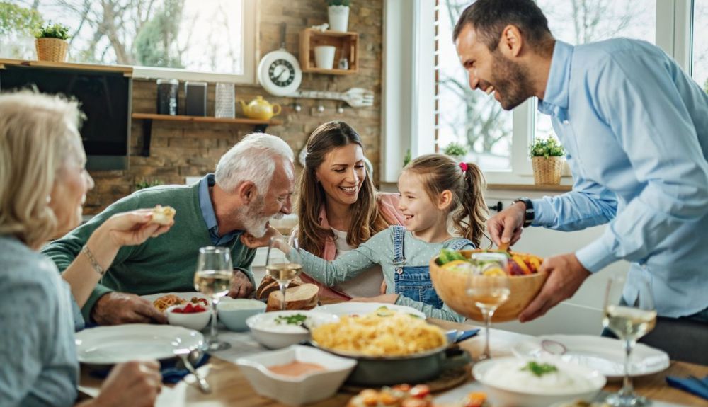 El ruido de su familia comiendo resulta insufrible para algunas personas que sufren misofonía. El ruido de su familia comiendo resulta insufrible para algunas personas que sufren misofonía.