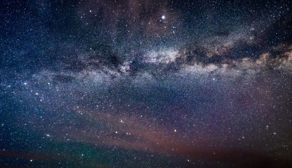 Cuanto más se adentra en el espacio interestelar más bajas son als temperaturas. Cuanto más se adentra en el espacio interestelar más bajas son als temperaturas.