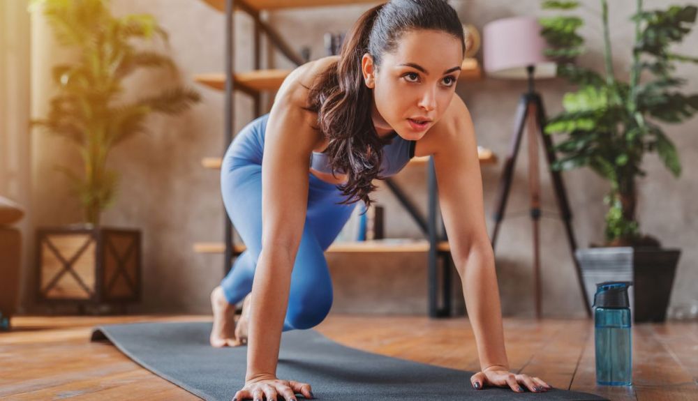 Mujer haciendo ejercicio físico