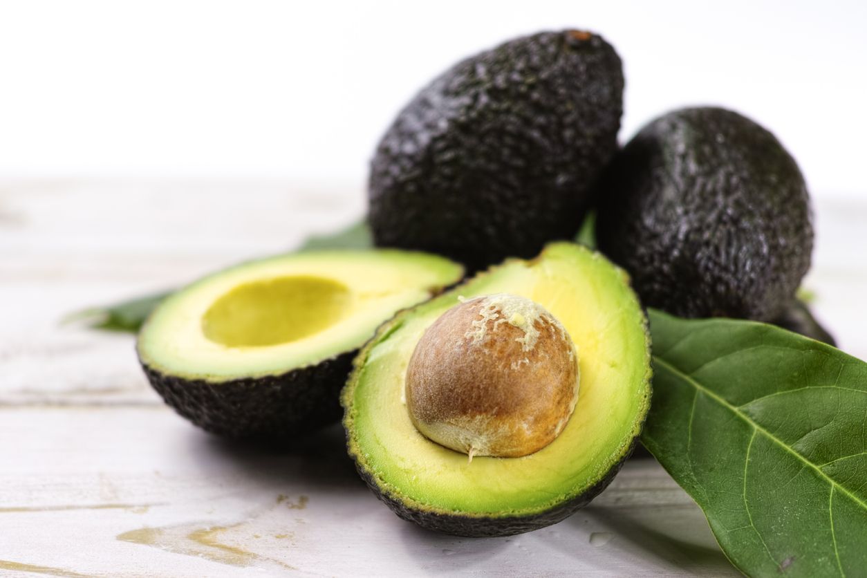 Hasta 20 vitaminas contiene un aguacate. Foto: IStock.