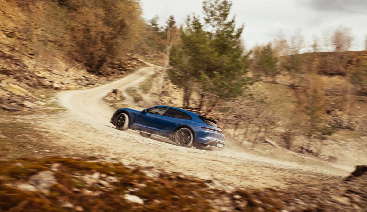 Porsche Taycan Cross Turismo11