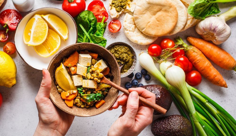 SE aconseja una buena variedad de alimentos vegetales saludables, como frutas y verduras SE aconseja una buena variedad de alimentos vegetales saludables, como frutas y verduras