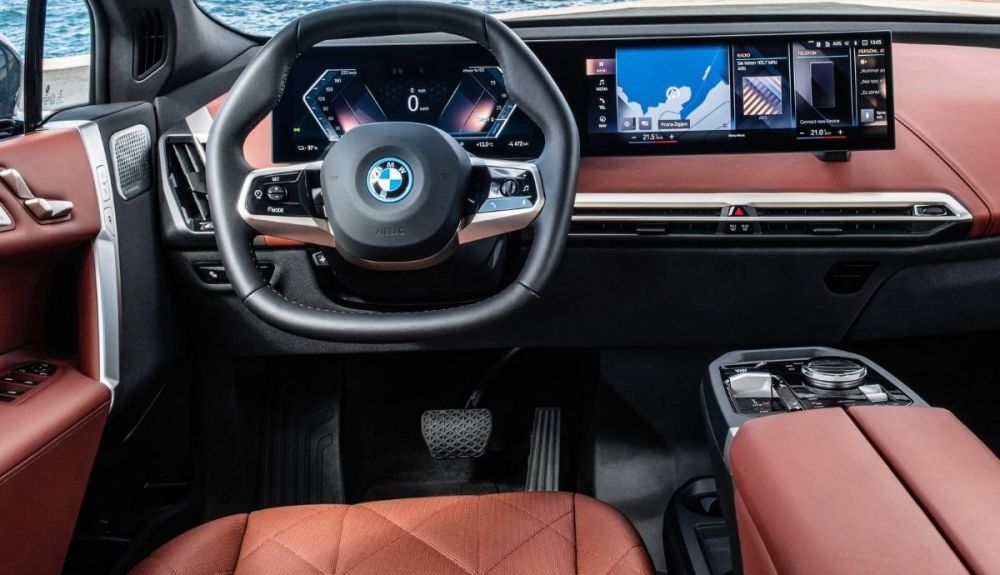 El interior del próximo Serie 5 2023 podría ser parecido al del SUV iX