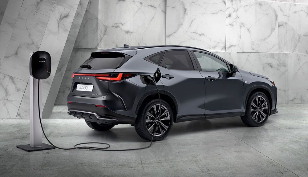 La zona trasera del Lexus NX es donde más cambios se perciben La zona trasera del Lexus NX es donde más cambios se perciben