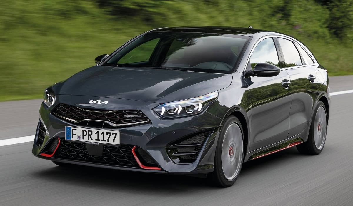Kia ProCeed GT 2022 1