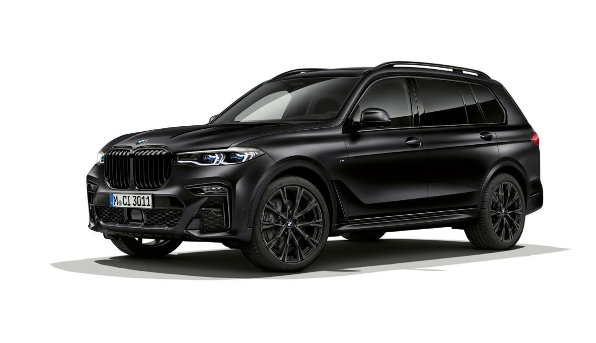 BMW X7 Frozen Black metallic.