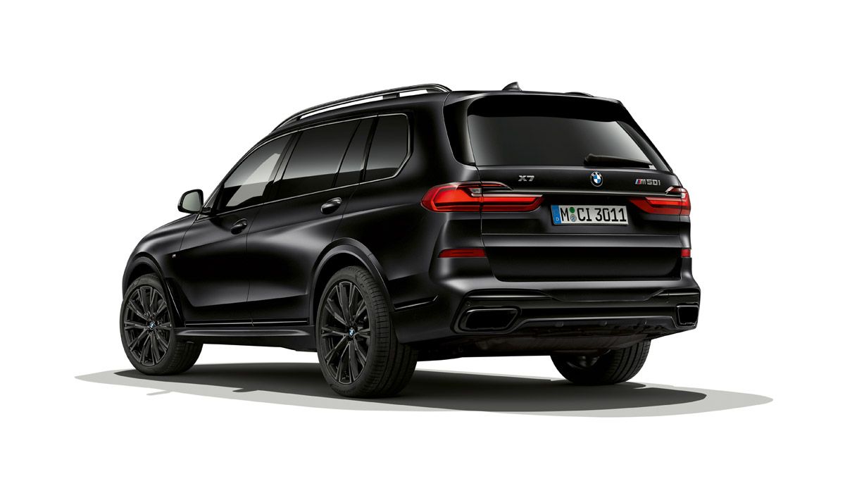 BMW X7 Frozen Black metallic.