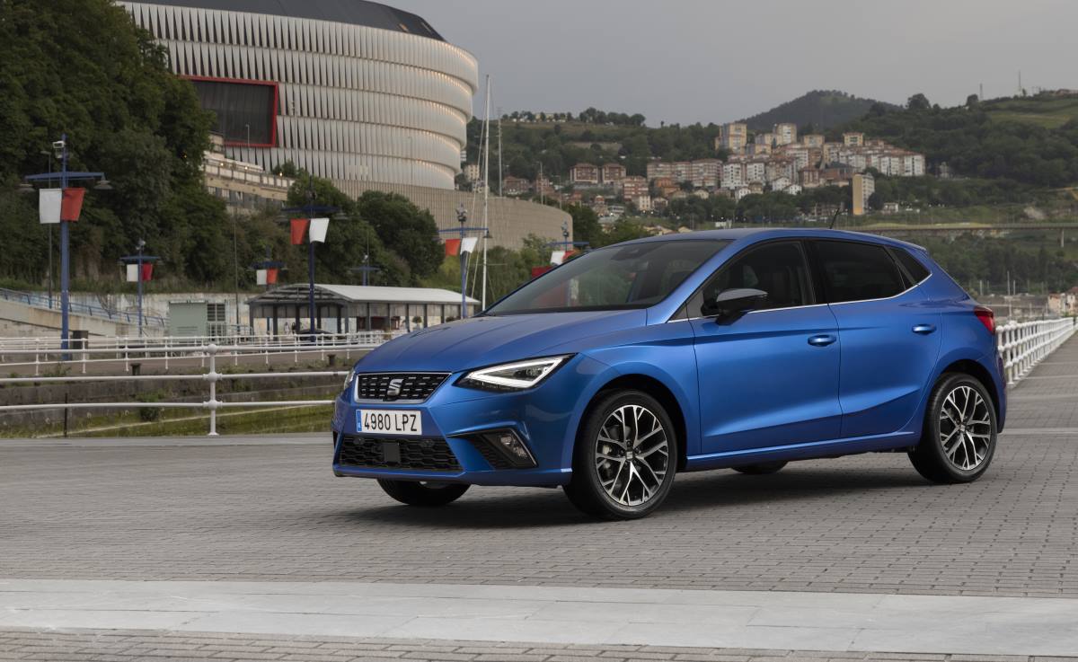 031 SEAT Ibiza XC Saphire Blue High