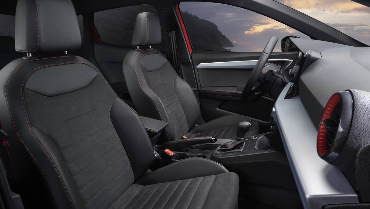 137 SEAT Ibiza FR Desire Red High