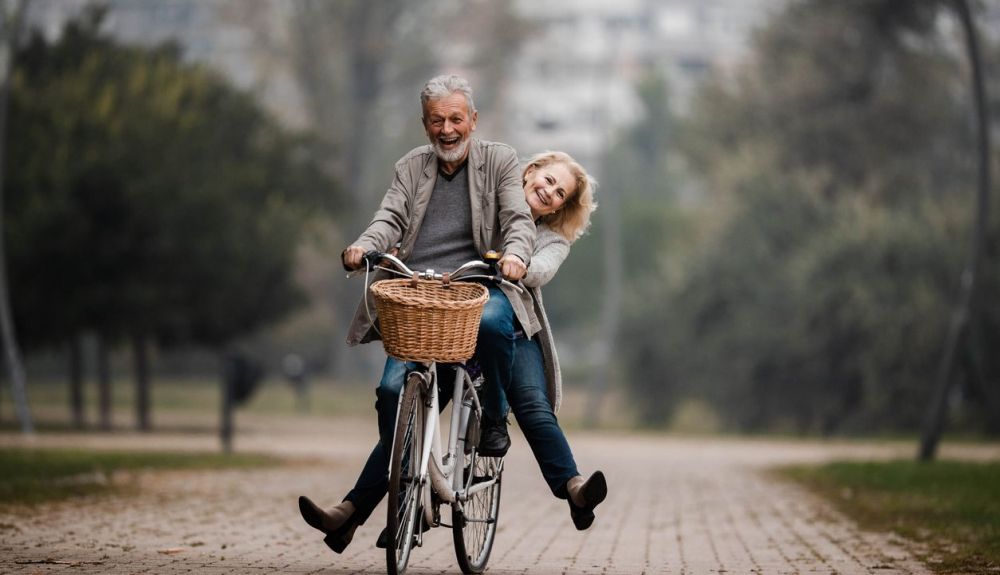 Las personas con sistemas inmunológicos más saludables tienden a vivir más tiempo. Las personas con sistemas inmunológicos más saludables tienden a vivir más tiempo.