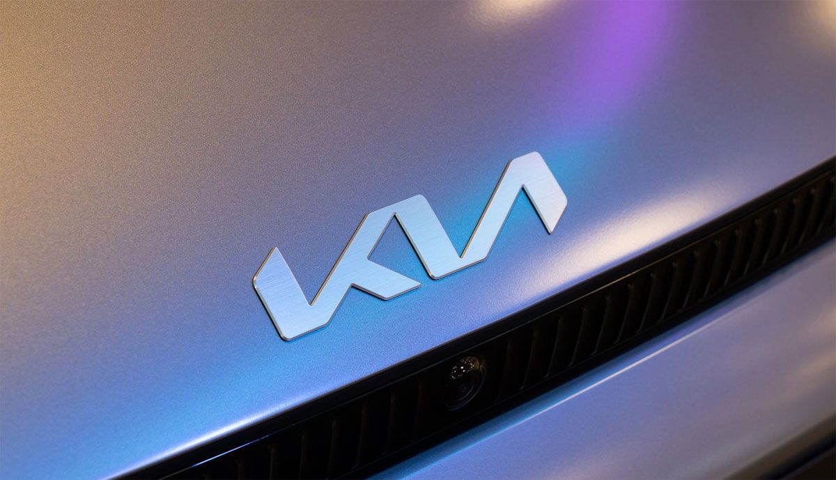 Descubre Kia Outlet: coches nuevos preparados para entrega inmediata a precios interesantes.