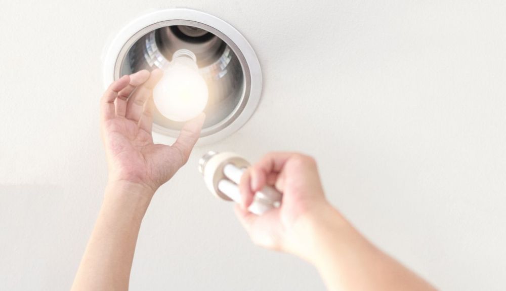 La instalación de bombillas led es muy recomendable. La instalación de bombillas led es muy recomendable.