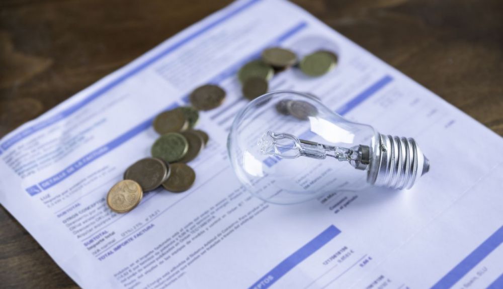 Se recomienda revisar la tarifa de la luz. Se recomienda revisar la tarifa de la luz.