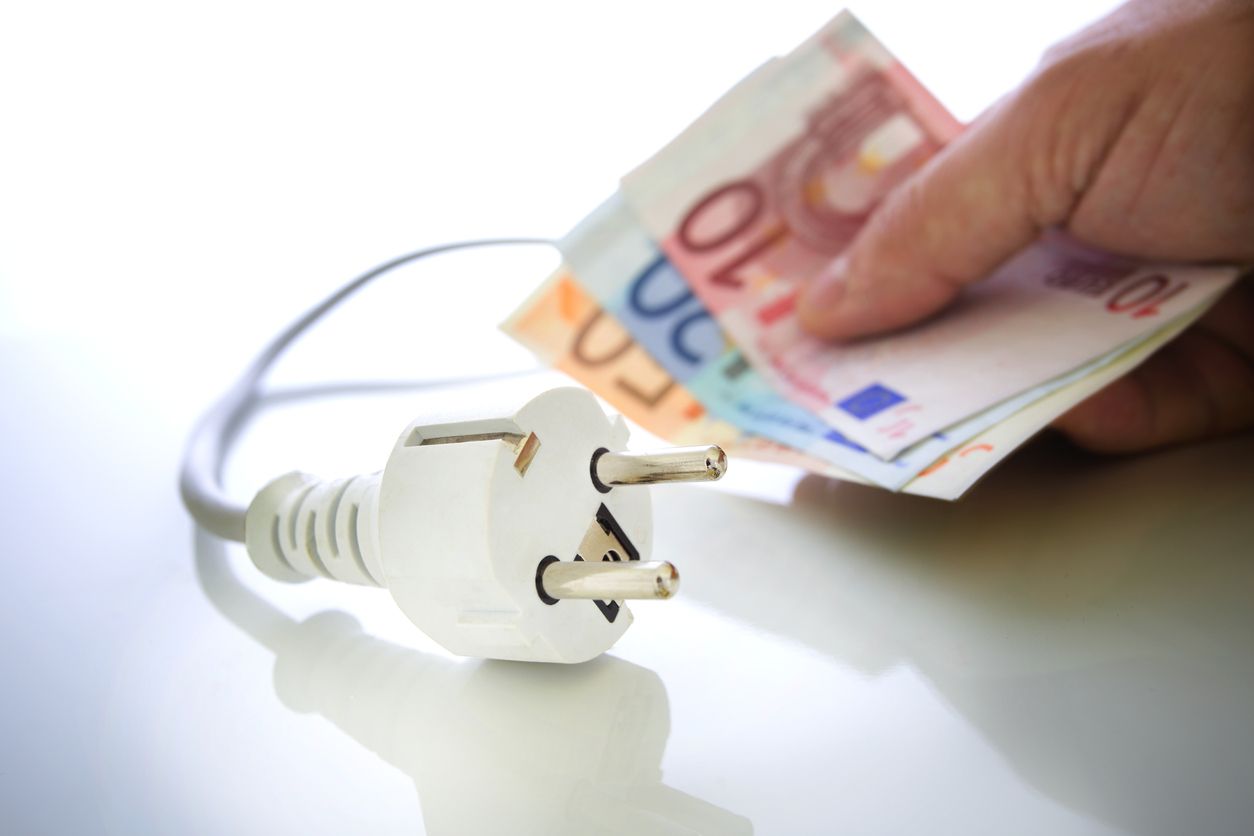 Con pequeños gestos se puede ahorrar en la factura de la luz. Foto: IStock.
