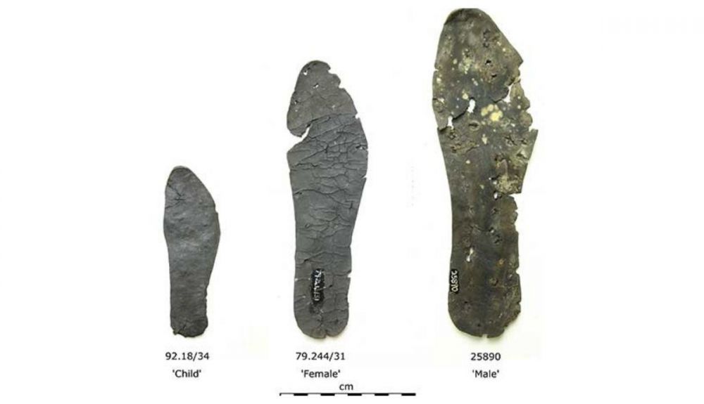 Plantillas de zapatos romanos de diferentes tamaños. Plantillas de zapatos romanos de diferentes tamaños.