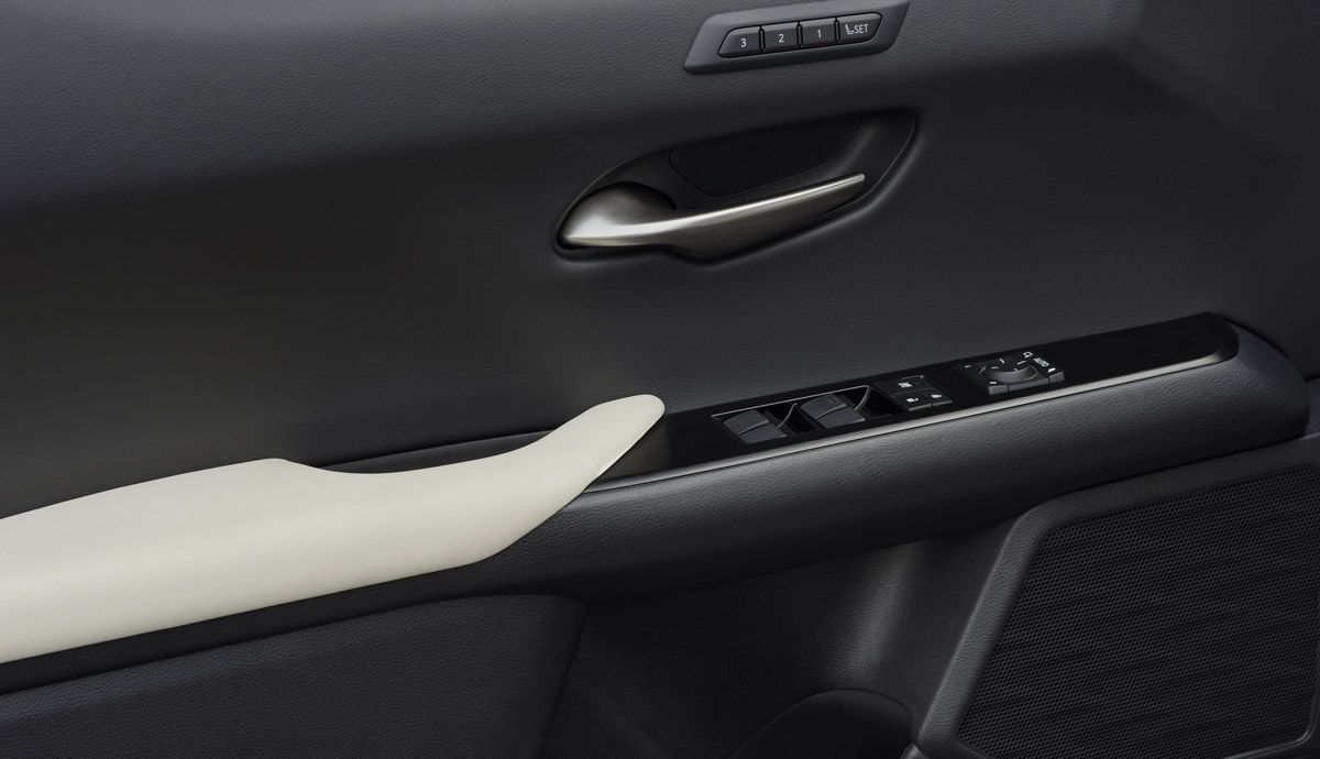 Lexus UX 250h.