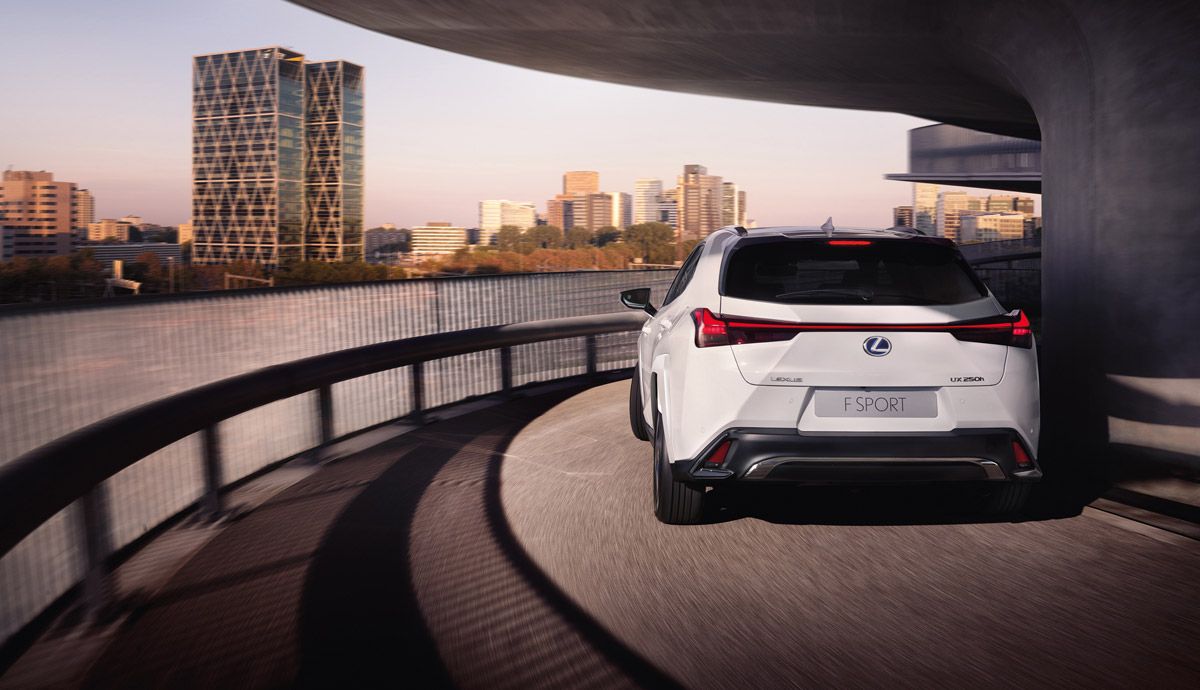 Lexus UX 250h.