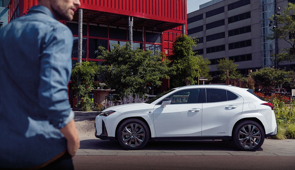 Lexus UX 250h.
