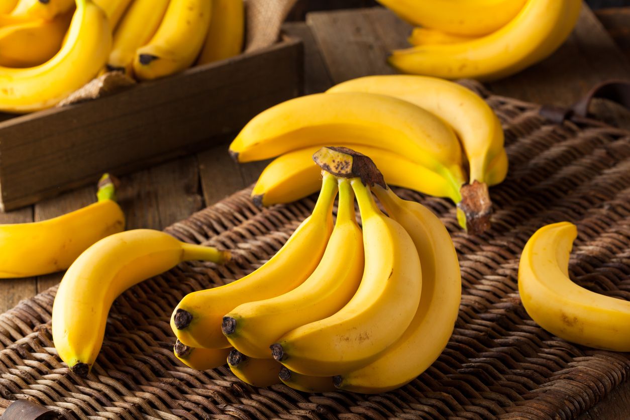 El plátano contiene vitaminas y minerales que le convierten en un superalimento. Foto: IStock.